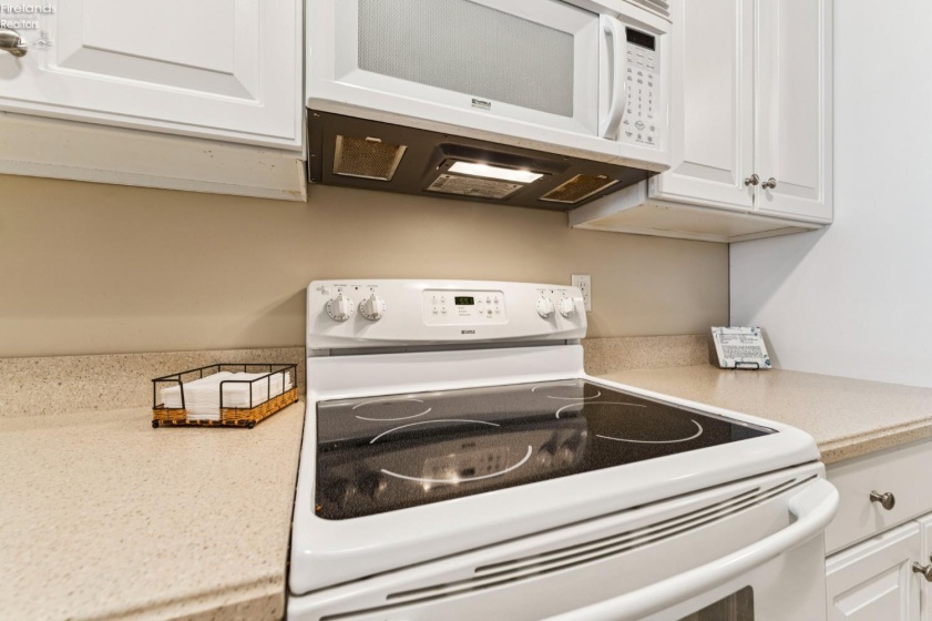 2812 Whispering Shores, Vermilion, 44089, 2 Bedrooms Bedrooms, ,2 BathroomsBathrooms,Residential,For Sale,Whispering Shores,20260392