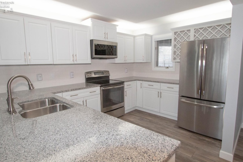 89 Marina Point, Sandusky, 44870, 2 Bedrooms Bedrooms, ,2 BathroomsBathrooms,Residential,For Sale,Marina Point,20260443