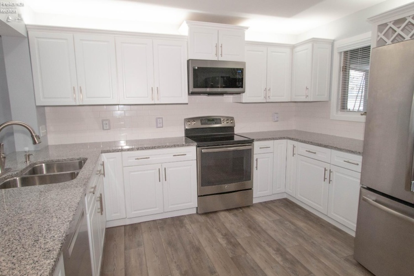 89 Marina Point, Sandusky, 44870, 2 Bedrooms Bedrooms, ,2 BathroomsBathrooms,Residential,For Sale,Marina Point,20260443