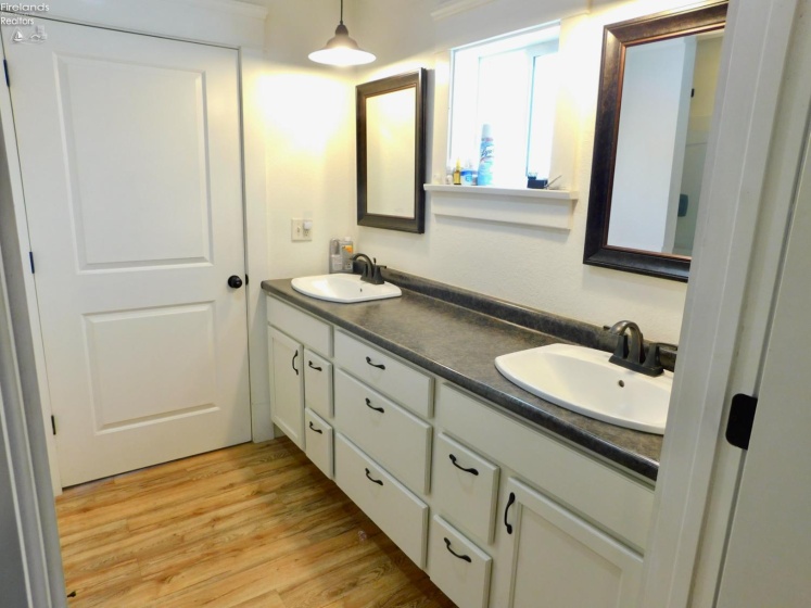 1727 McPherson Highway, Clyde, 43410, 4 Bedrooms Bedrooms, ,2 BathroomsBathrooms,Residential,For Sale,McPherson,20260530