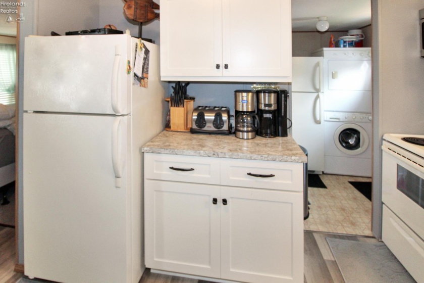 1660 Compass Avenue, Port Clinton, 43452, 3 Bedrooms Bedrooms, ,2 BathroomsBathrooms,Residential,For Sale,Compass,20260536