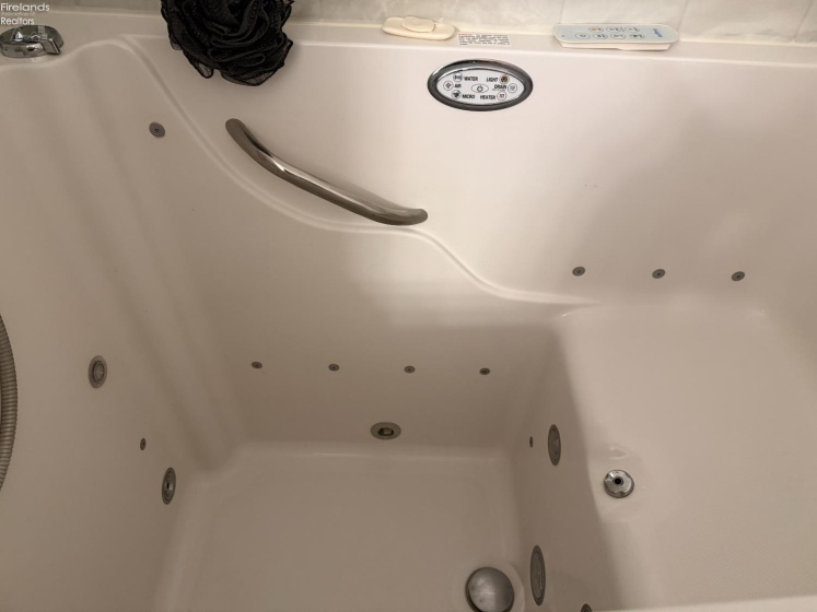 318 Country Meadows Drive, Oak Harbor, 43449, 2 Bedrooms Bedrooms, ,2 BathroomsBathrooms,Residential,For Sale,Country Meadows,20260482