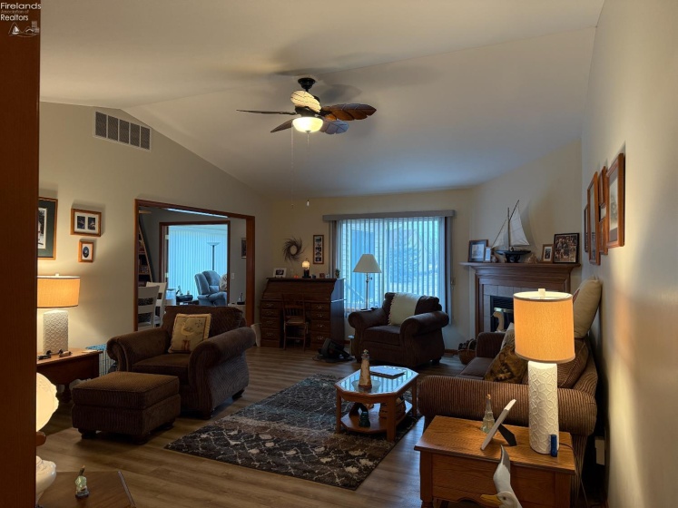 318 Country Meadows Drive, Oak Harbor, 43449, 2 Bedrooms Bedrooms, ,2 BathroomsBathrooms,Residential,For Sale,Country Meadows,20260482