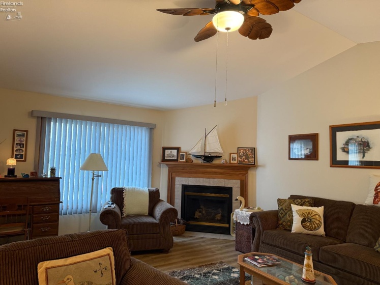 318 Country Meadows Drive, Oak Harbor, 43449, 2 Bedrooms Bedrooms, ,2 BathroomsBathrooms,Residential,For Sale,Country Meadows,20260482