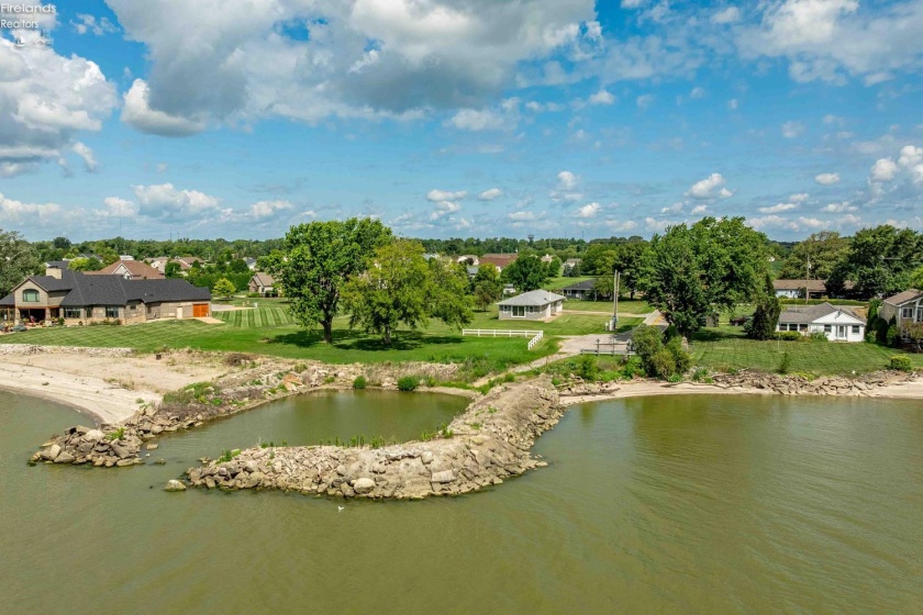 1982 Fulton Street, Port Clinton, 43452, 2 Bedrooms Bedrooms, ,1 BathroomBathrooms,Residential,For Sale,Fulton,20260540