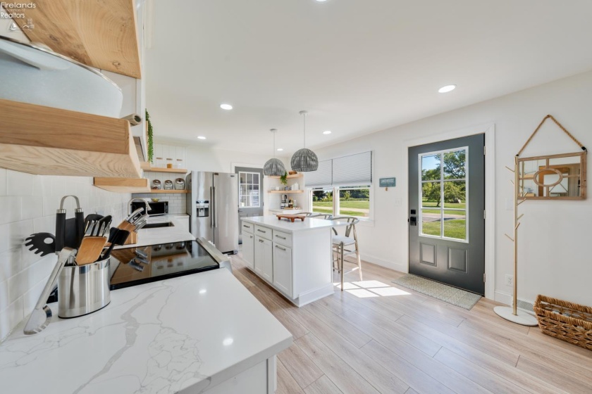 1982 Fulton Street, Port Clinton, 43452, 2 Bedrooms Bedrooms, ,1 BathroomBathrooms,Residential,For Sale,Fulton,20260540