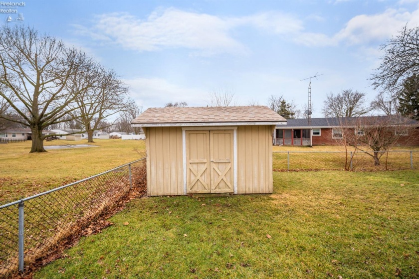 619 Alice Street, Port Clinton, 43452, 2 Bedrooms Bedrooms, ,2 BathroomsBathrooms,Residential,For Sale,Alice,20260543