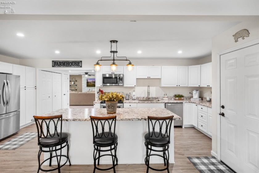 619 Alice Street, Port Clinton, 43452, 2 Bedrooms Bedrooms, ,2 BathroomsBathrooms,Residential,For Sale,Alice,20260543