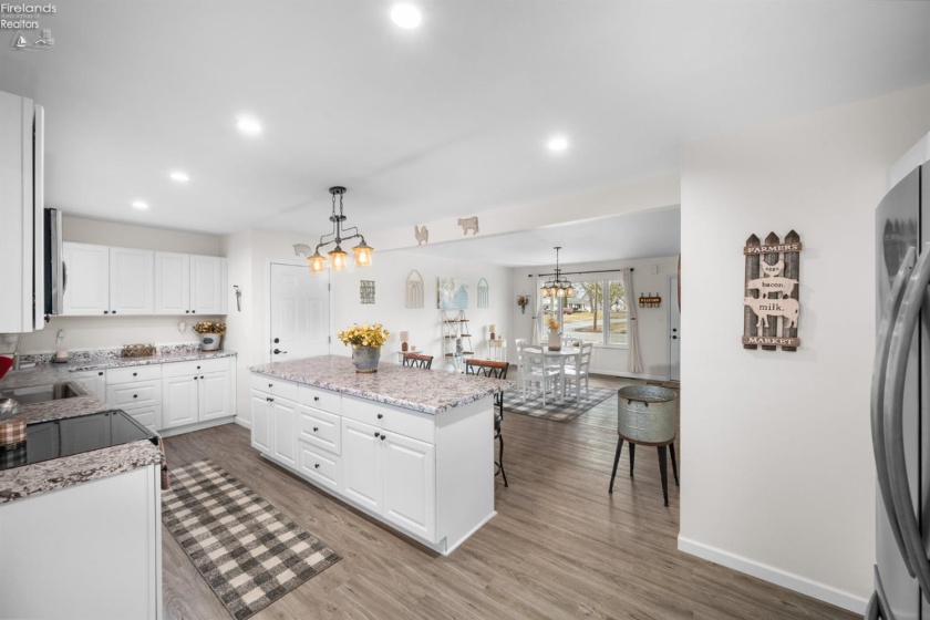 619 Alice Street, Port Clinton, 43452, 2 Bedrooms Bedrooms, ,2 BathroomsBathrooms,Residential,For Sale,Alice,20260543