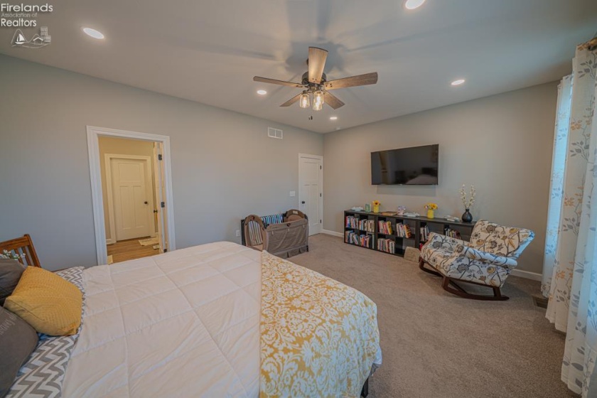 1990 Lockwood, Port Clinton, 43452, 3 Bedrooms Bedrooms, ,3 BathroomsBathrooms,Residential,For Sale,Lockwood,20260534