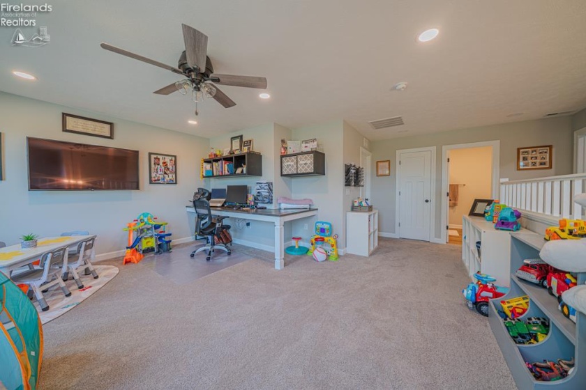 1990 Lockwood, Port Clinton, 43452, 3 Bedrooms Bedrooms, ,3 BathroomsBathrooms,Residential,For Sale,Lockwood,20260534