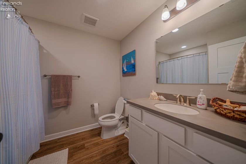 1990 Lockwood, Port Clinton, 43452, 3 Bedrooms Bedrooms, ,3 BathroomsBathrooms,Residential,For Sale,Lockwood,20260534