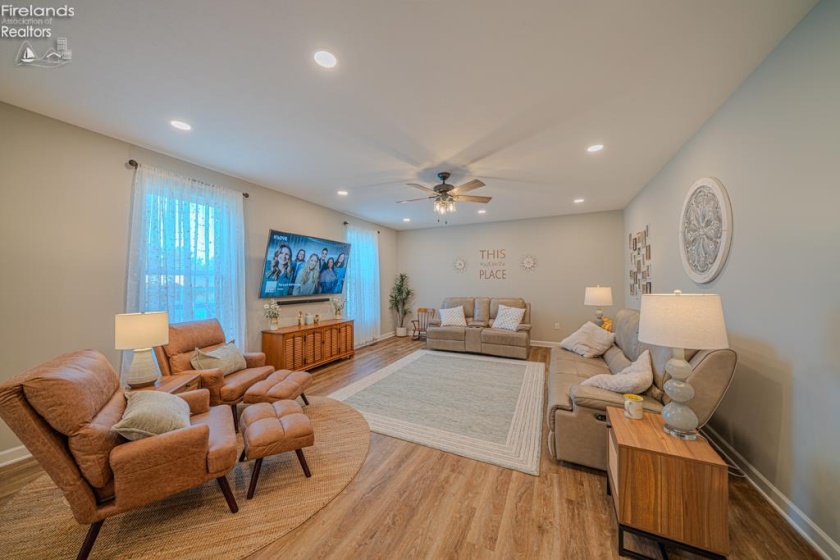 1990 Lockwood, Port Clinton, 43452, 3 Bedrooms Bedrooms, ,3 BathroomsBathrooms,Residential,For Sale,Lockwood,20260534