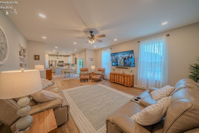 1990 Lockwood, Port Clinton, 43452, 3 Bedrooms Bedrooms, ,3 BathroomsBathrooms,Residential,For Sale,Lockwood,20260534