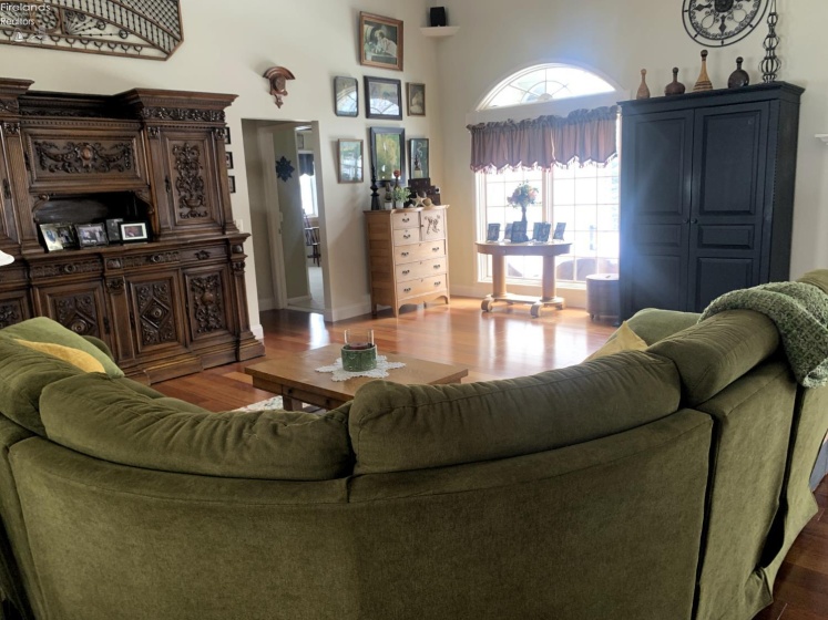 4308 River Road, Norwalk, 44857, 3 Bedrooms Bedrooms, ,4 BathroomsBathrooms,Residential,For Sale,River,20260552