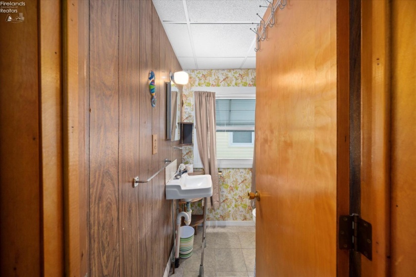 385 Hidden Beach Road, Marblehead, 43440, 1 Bedroom Bedrooms, ,1 BathroomBathrooms,Residential,For Sale,Hidden Beach,20260562