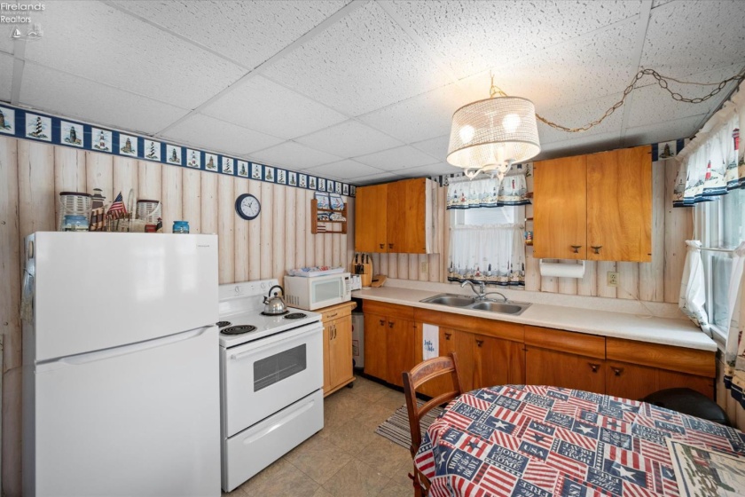 385 Hidden Beach Road, Marblehead, 43440, 1 Bedroom Bedrooms, ,1 BathroomBathrooms,Residential,For Sale,Hidden Beach,20260562