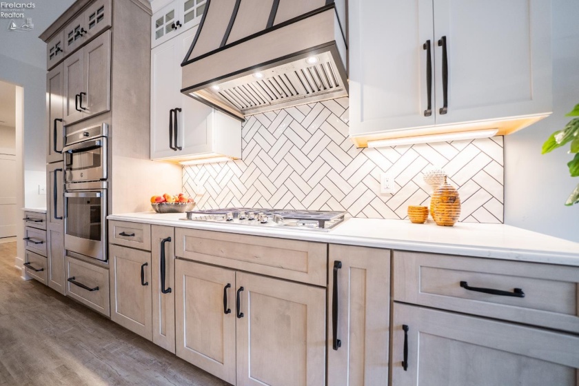 12609 Lake Road, Vermilion, 44089, 3 Bedrooms Bedrooms, ,3 BathroomsBathrooms,Residential,For Sale,Lake,20260568