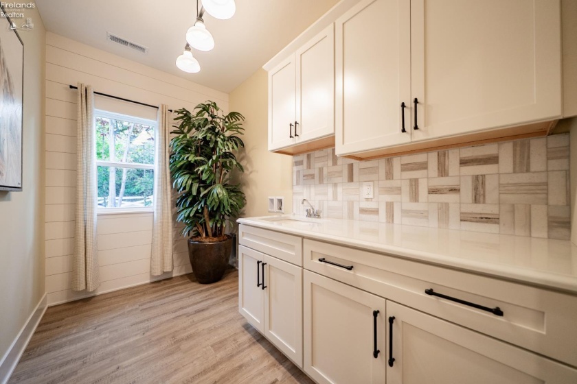 12609 Lake Road, Vermilion, 44089, 3 Bedrooms Bedrooms, ,3 BathroomsBathrooms,Residential,For Sale,Lake,20260568