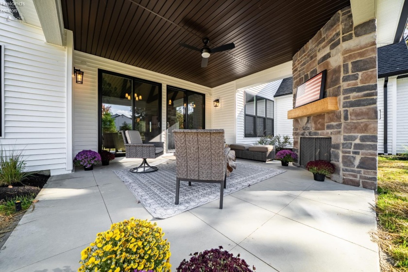 12609 Lake Road, Vermilion, 44089, 3 Bedrooms Bedrooms, ,3 BathroomsBathrooms,Residential,For Sale,Lake,20260568