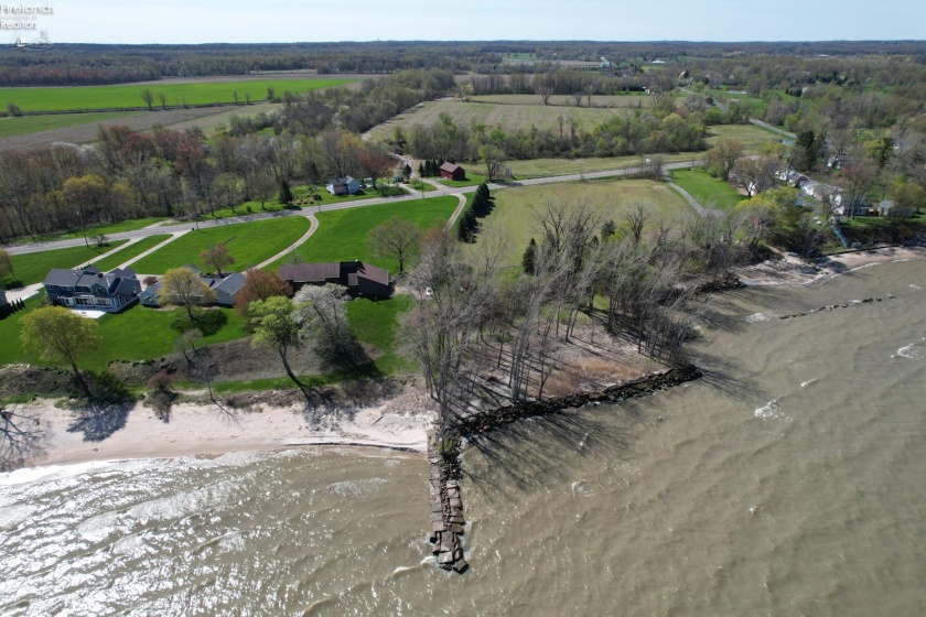 12609 Lake Road, Vermilion, 44089, 3 Bedrooms Bedrooms, ,3 BathroomsBathrooms,Residential,For Sale,Lake,20260568