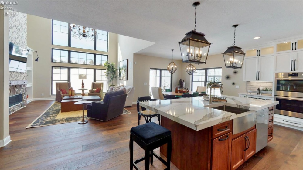 12609 Lake Road, Vermilion, 44089, 4 Bedrooms Bedrooms, ,4 BathroomsBathrooms,Residential,For Sale,Lake,20260567