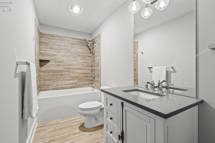 12609 Lake Road, Vermilion, 44089, 4 Bedrooms Bedrooms, ,5 BathroomsBathrooms,Residential,For Sale,Lake,20260566