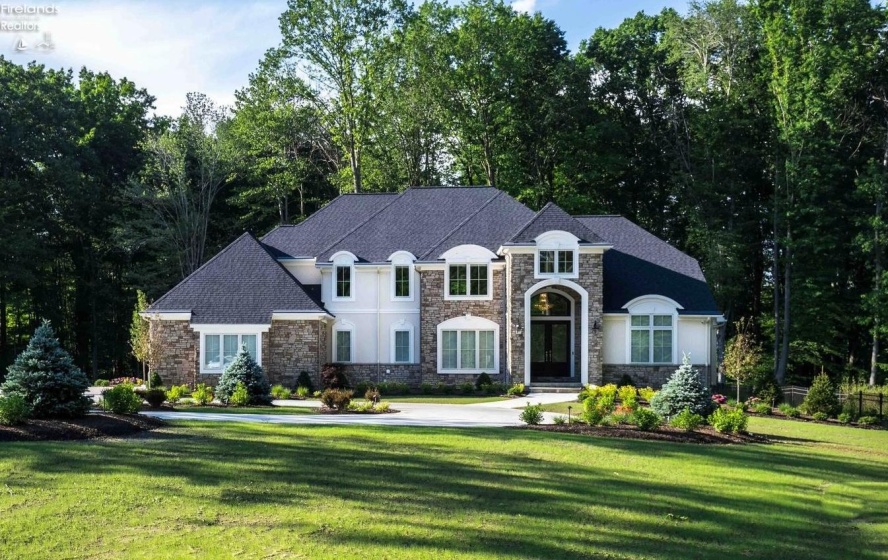 12609 Lake Road, Vermilion, 44089, 4 Bedrooms Bedrooms, ,5 BathroomsBathrooms,Residential,For Sale,Lake,20260566