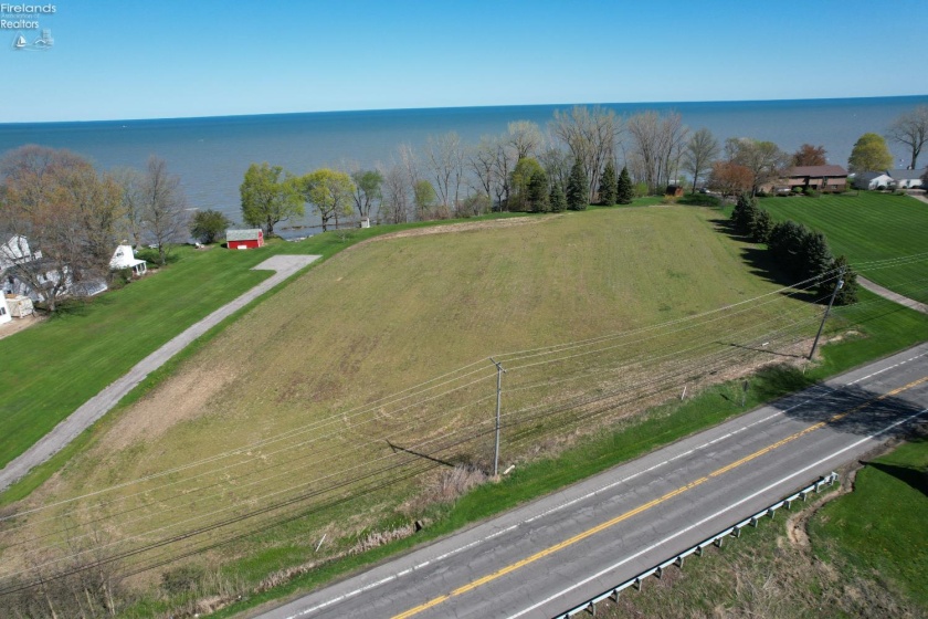 12609 Lake Road, Vermilion, 44089, 4 Bedrooms Bedrooms, ,5 BathroomsBathrooms,Residential,For Sale,Lake,20260566