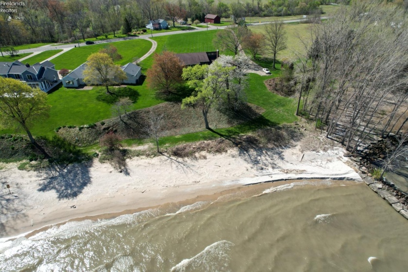 12609 Lake Road, Vermilion, 44089, 4 Bedrooms Bedrooms, ,5 BathroomsBathrooms,Residential,For Sale,Lake,20260566