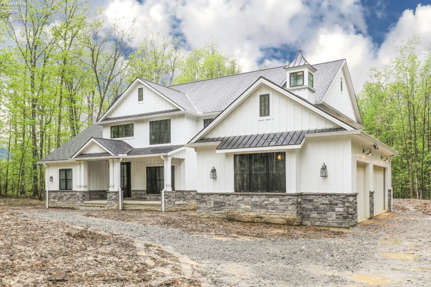 12609 Lake Road, Vermilion, 44089, 4 Bedrooms Bedrooms, ,5 BathroomsBathrooms,Residential,For Sale,Lake,20260566