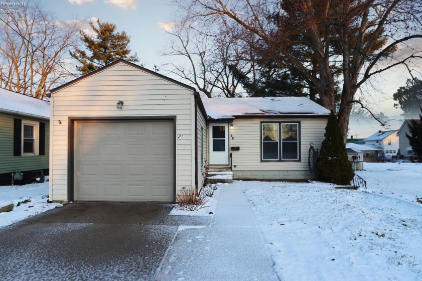 21 Franklin Avenue, Shelby, 44875, 2 Bedrooms Bedrooms, ,1 BathroomBathrooms,Residential,For Sale,Franklin,20260585