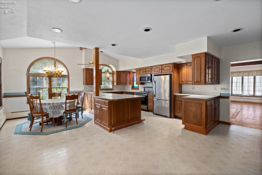 721 Laurel Avenue, Marblehead, 43440, 3 Bedrooms Bedrooms, ,2 BathroomsBathrooms,Residential,For Sale,Laurel,20260571