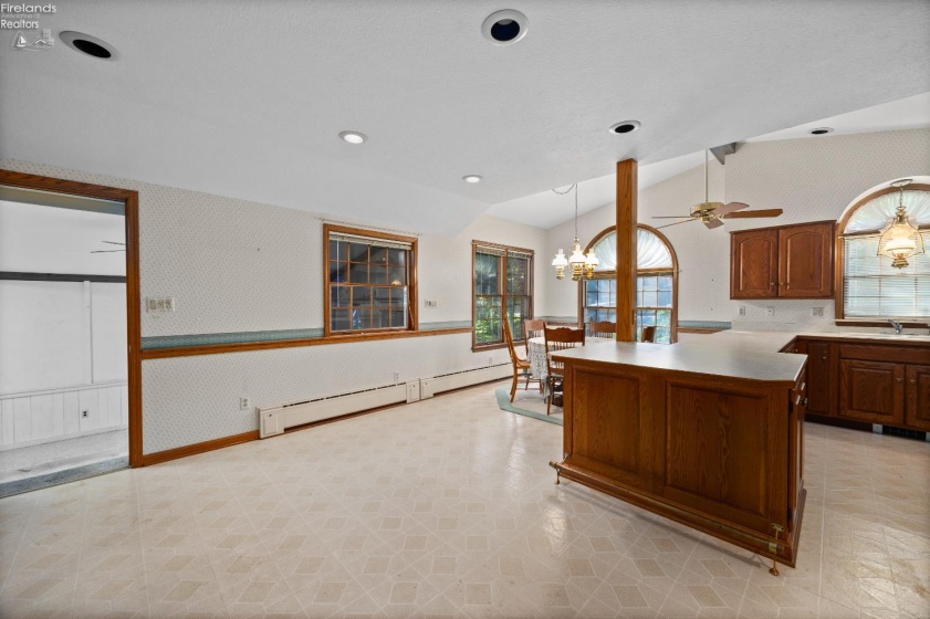 721 Laurel Avenue, Marblehead, 43440, 3 Bedrooms Bedrooms, ,2 BathroomsBathrooms,Residential,For Sale,Laurel,20260571