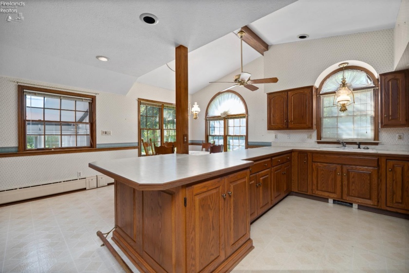 721 Laurel Avenue, Marblehead, 43440, 3 Bedrooms Bedrooms, ,2 BathroomsBathrooms,Residential,For Sale,Laurel,20260571