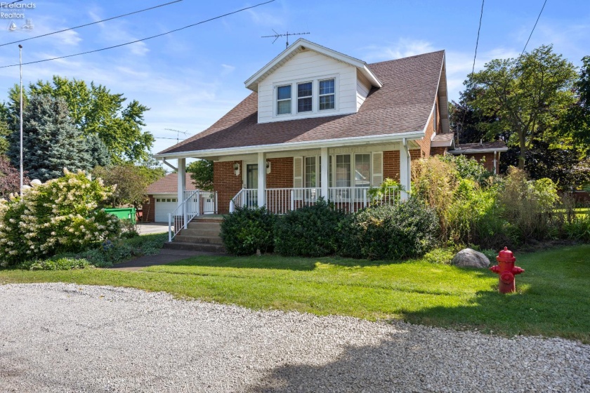 721 Laurel Avenue, Marblehead, 43440, 3 Bedrooms Bedrooms, ,2 BathroomsBathrooms,Residential,For Sale,Laurel,20260571