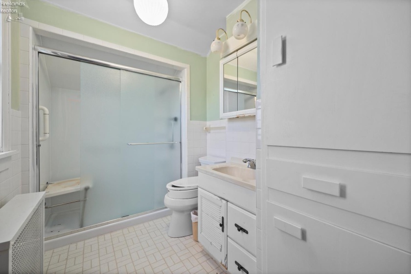 721 Laurel Avenue, Marblehead, 43440, 3 Bedrooms Bedrooms, ,2 BathroomsBathrooms,Residential,For Sale,Laurel,20260571