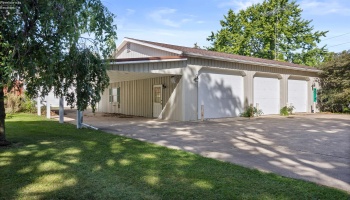 721 Laurel Avenue, Marblehead, 43440, 3 Bedrooms Bedrooms, ,2 BathroomsBathrooms,Residential,For Sale,Laurel,20260571 721 Laurel Avenue, Marblehead, 43440, 3 Bedrooms Bedrooms, ,2 BathroomsBathrooms,Residential,For Sale,Laurel,20260571