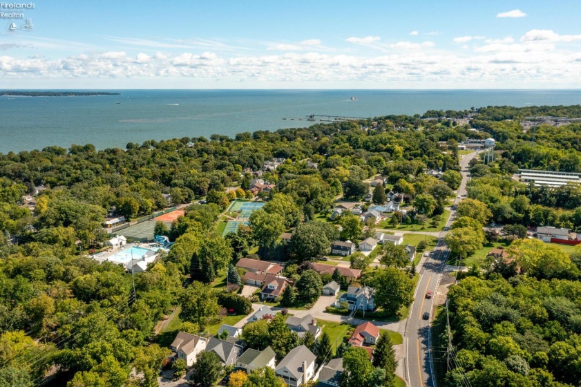 721 Laurel Avenue, Marblehead, 43440, 3 Bedrooms Bedrooms, ,2 BathroomsBathrooms,Residential,For Sale,Laurel,20260571