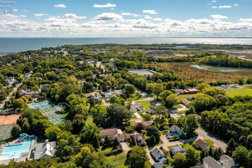 721 Laurel Avenue, Marblehead, 43440, 3 Bedrooms Bedrooms, ,2 BathroomsBathrooms,Residential,For Sale,Laurel,20260571