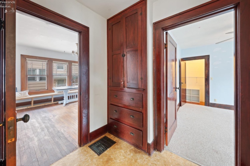 322 6th Street, Port Clinton, 43452, 3 Bedrooms Bedrooms, ,1 BathroomBathrooms,Residential,For Sale,6th,20260593