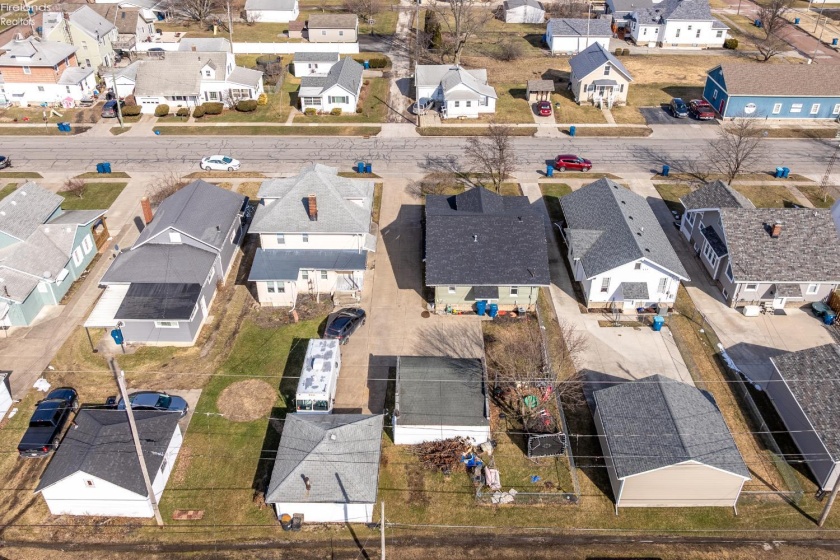 322 6th Street, Port Clinton, 43452, 3 Bedrooms Bedrooms, ,1 BathroomBathrooms,Residential,For Sale,6th,20260593