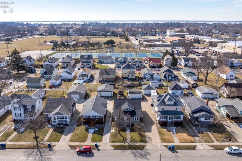 322 6th Street, Port Clinton, 43452, 3 Bedrooms Bedrooms, ,1 BathroomBathrooms,Residential,For Sale,6th,20260593