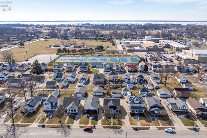 322 6th Street, Port Clinton, 43452, 3 Bedrooms Bedrooms, ,1 BathroomBathrooms,Residential,For Sale,6th,20260593