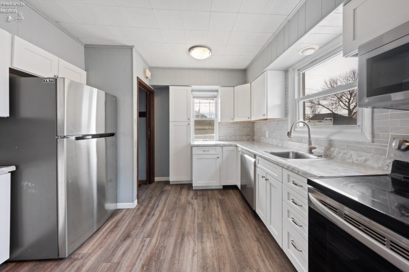 322 6th Street, Port Clinton, 43452, 3 Bedrooms Bedrooms, ,1 BathroomBathrooms,Residential,For Sale,6th,20260593