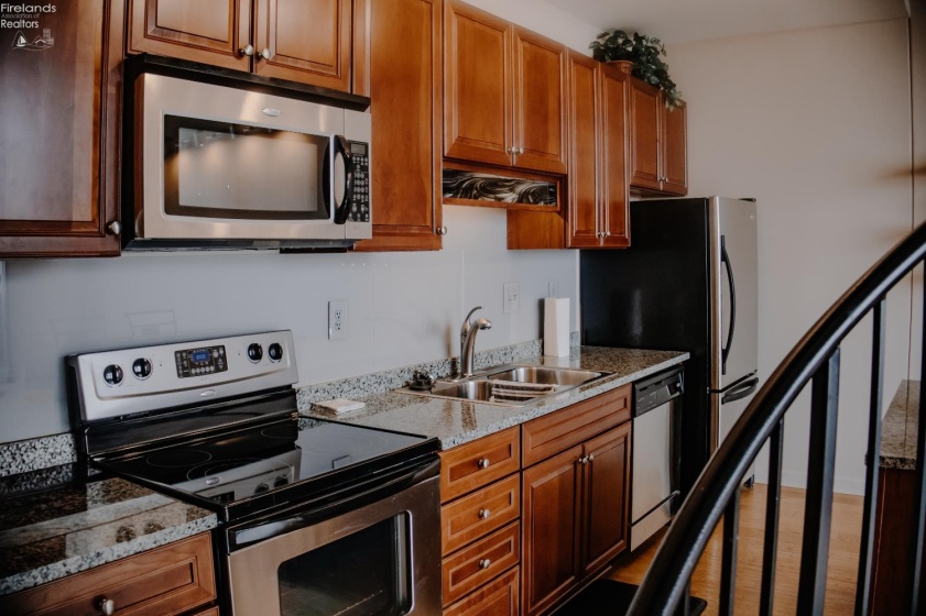 401 Shoreline Drive, Sandusky, 44870, 2 Bedrooms Bedrooms, ,2 BathroomsBathrooms,Residential,For Sale,Shoreline,20260493