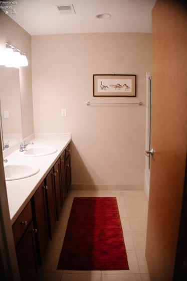 401 Shoreline Drive, Sandusky, 44870, 2 Bedrooms Bedrooms, ,2 BathroomsBathrooms,Residential,For Sale,Shoreline,20260493