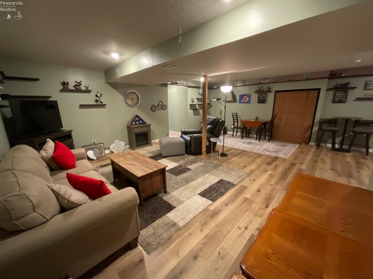 6012 Conneaut Light Drive, Vermilion, 44089, 4 Bedrooms Bedrooms, ,3 BathroomsBathrooms,Residential,For Sale,Conneaut Light,20260554