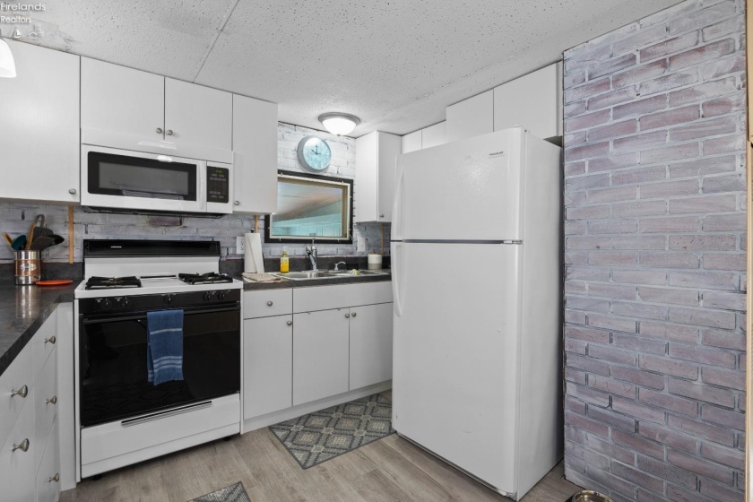 999 Buck Road, Marblehead, 43440, 2 Bedrooms Bedrooms, ,1 BathroomBathrooms,Residential,For Sale,Buck,20260610