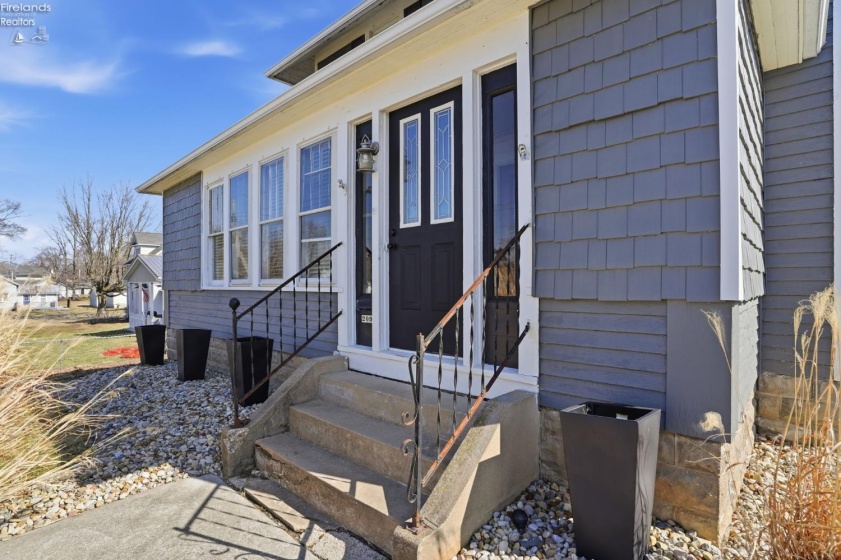 209 Pleasant Street, Bellevue, 44811, 3 Bedrooms Bedrooms, ,2 BathroomsBathrooms,Residential,For Sale,Pleasant,20260512